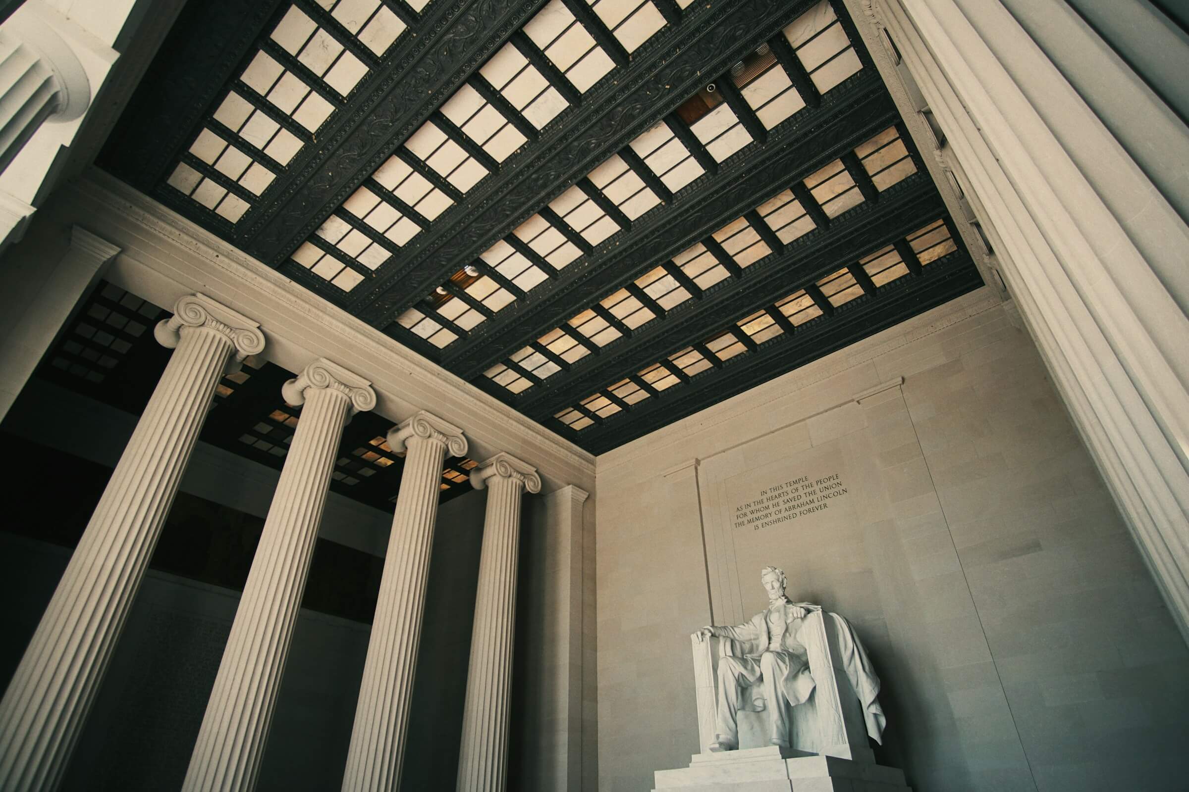 LincolnMemorialWashingtonDCUSASonderQuest Angle Shot of Statue of Abraham Lincoln Seated